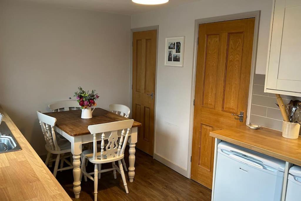 Cosy 2 Bed, Home From Home Haddenham  Exterior foto